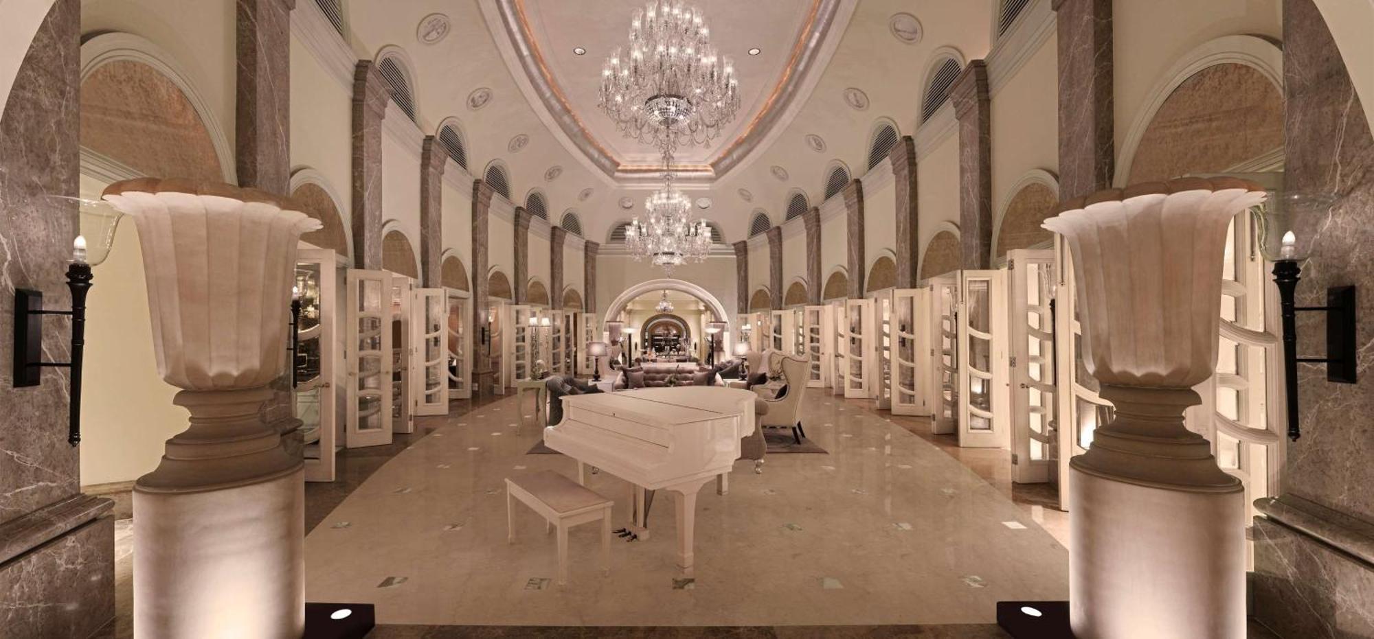 Hilton Mumbai International Airport Hotel מראה חיצוני תמונה The lobby of the hotel