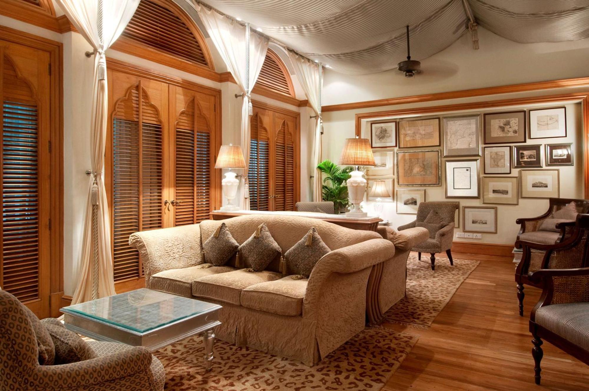 Hilton Mumbai International Airport Hotel מראה חיצוני תמונה The living room of a suite at the Mandarin Oriental, Bangkok